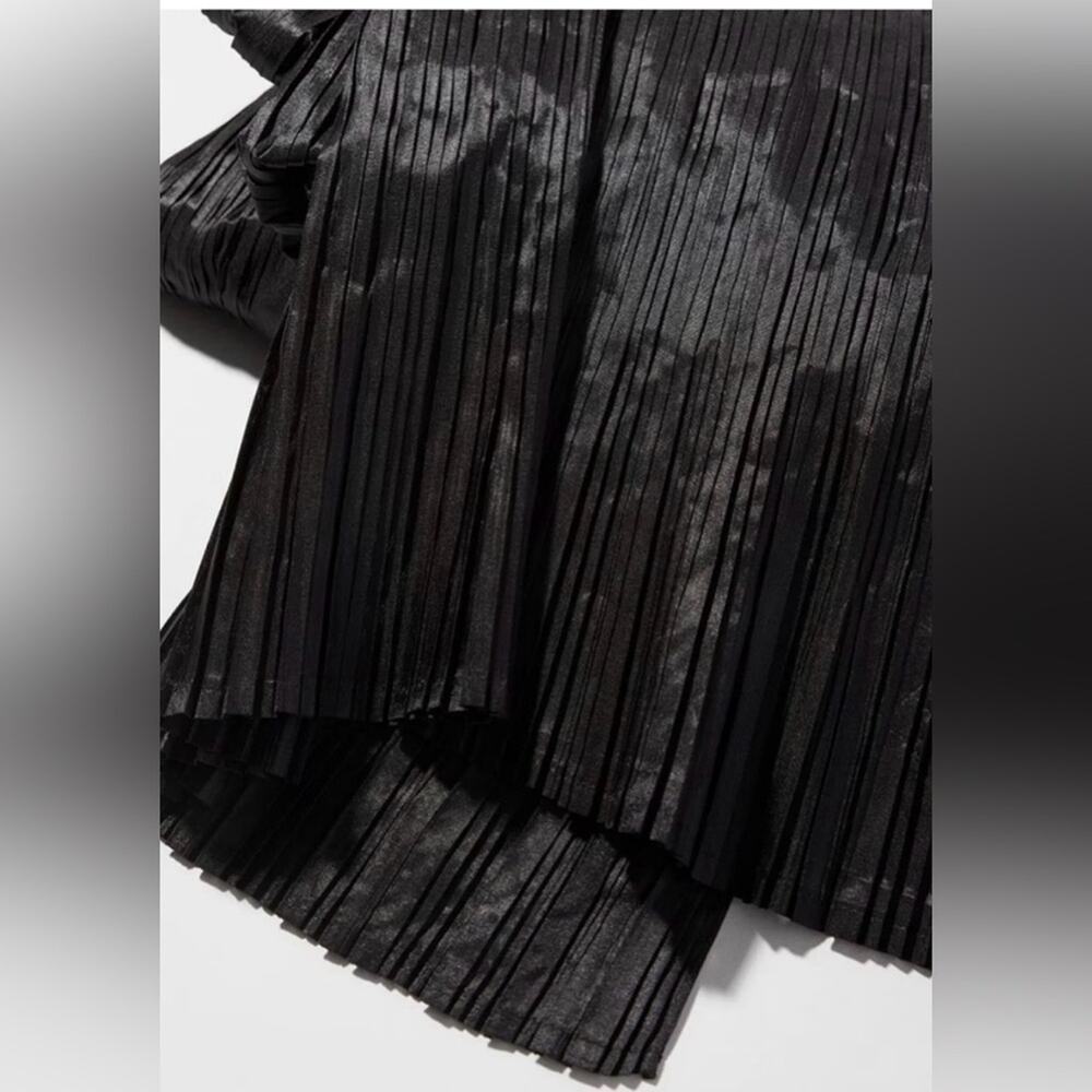 White House Black Market Black Pleated Sheen Wrap Scarf - Picture 8 of 9
